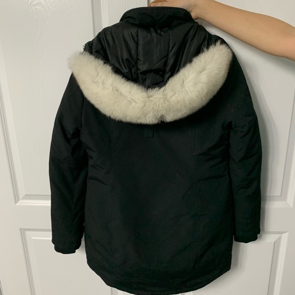 *LIKE NEW* Moose Knuckles Womens Winter Jacket - Picture 2 of 5